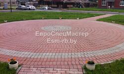 Круговая укладка тротуарной плитки с кругом по центру. Частный сектор Минск